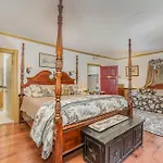 Fallen Tree Farm Bed And Breakfast