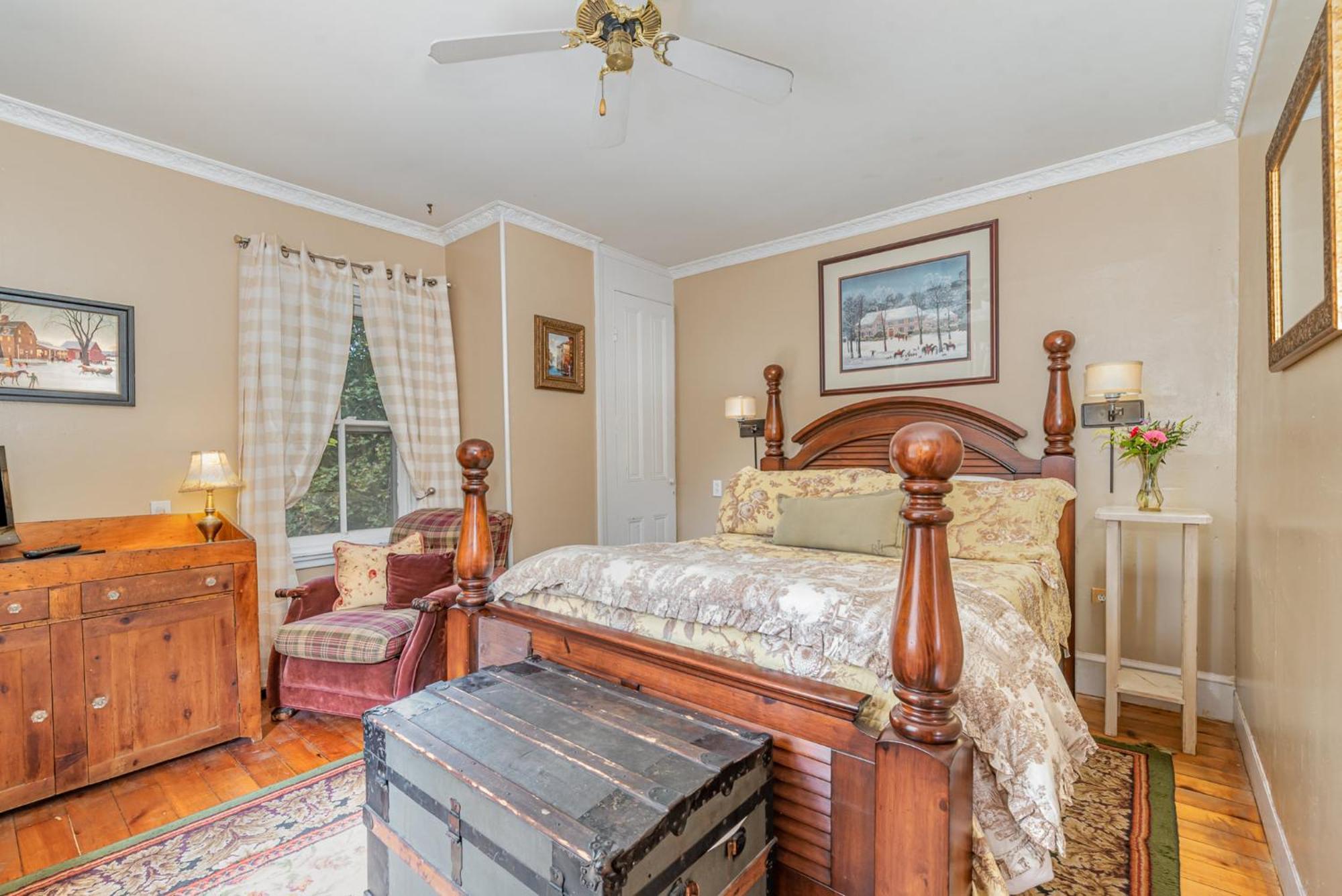 Bed and breakfast Fallen Tree Farm