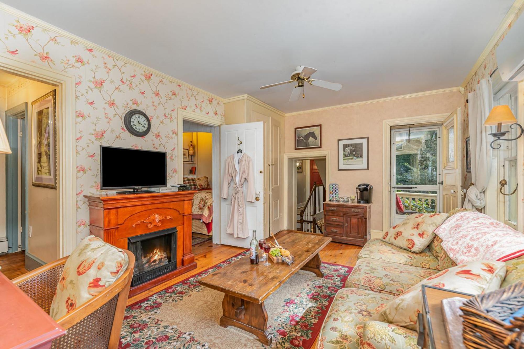 Fallen Tree Farm Bed and breakfast Carlisle
