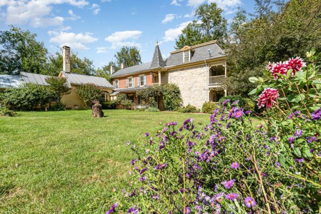 Bed and breakfast Fallen Tree Farm