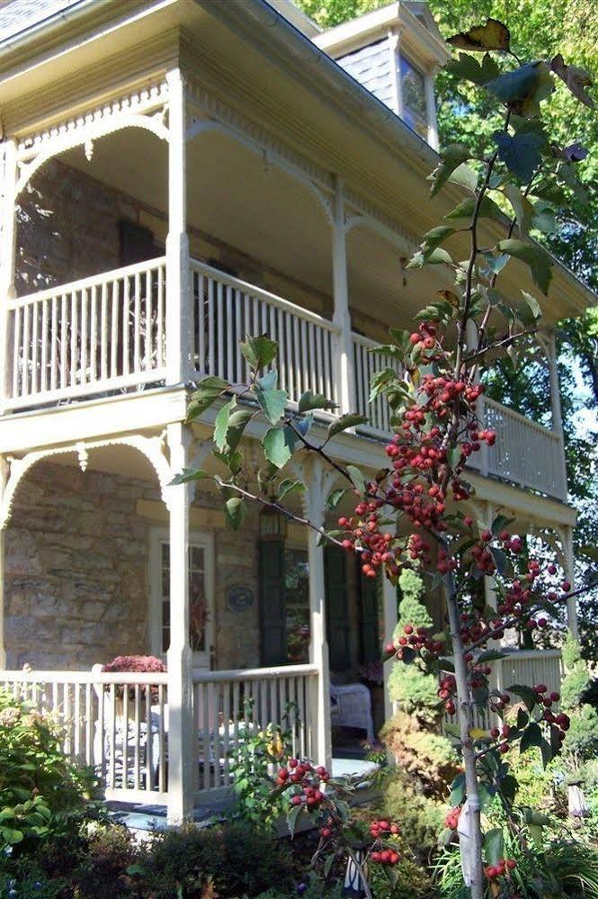 Fallen Tree Farm Bed and breakfast
