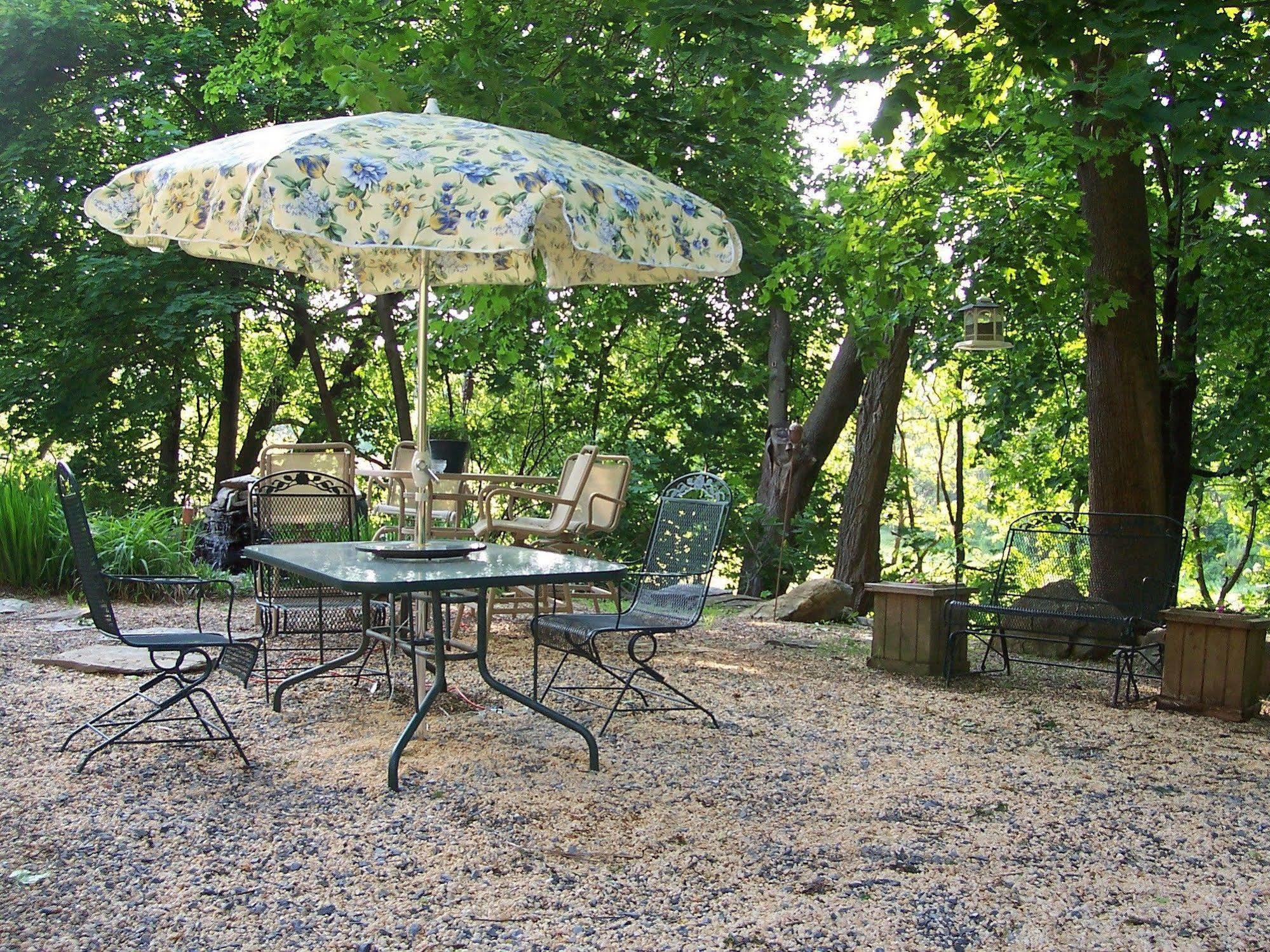Fallen Tree Farm Bed and breakfast 2*